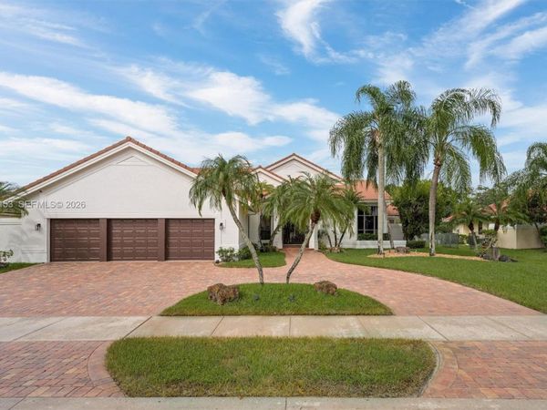 355 Coconut Cir , Weston, FL 33326