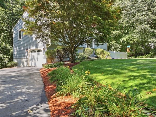 16 Sequoia Lane, Uxbridge, MA 01569