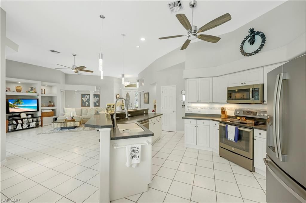 2213 SW 52nd St , Cape Coral, FL 33914 Photo