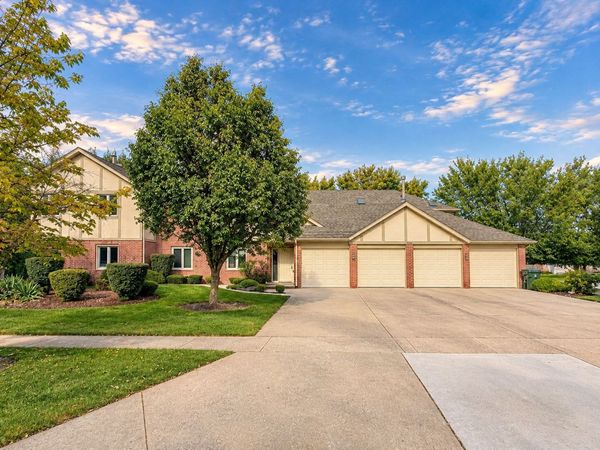 801 Timber Place, Unit 113, New Lenox, IL 60451