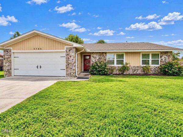 5704 Ivy Road, Panama City, FL 32404