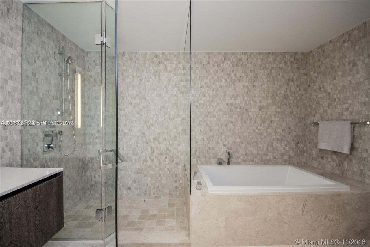 88 SW 7th St , Unit 2605, Miami, FL 33130 Photo