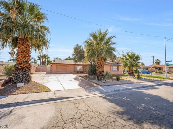 2163 Golden Arrow Drive , Las Vegas, NV 89169