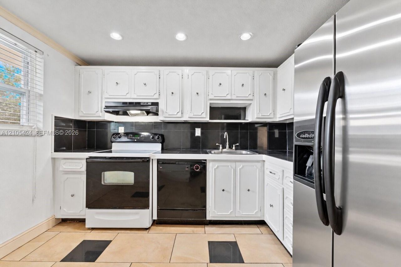 8605 W Sample Rd , Unit 210, Coral Springs, FL 33065 Photo