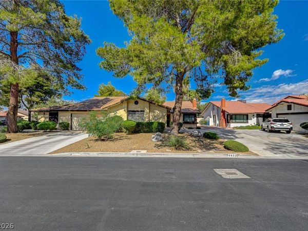 4432 Live Oak Drive , Las Vegas, NV 89121
