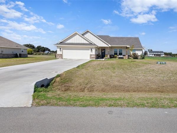 232 Yawney Drive, Lipan, TX 76462