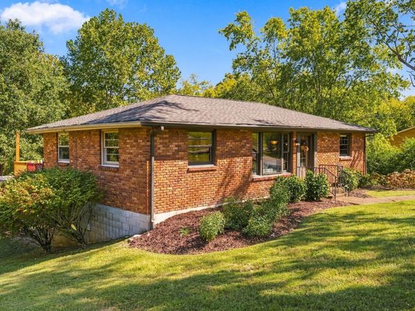 1829 Willow Springs Dr , Nashville, TN 37216