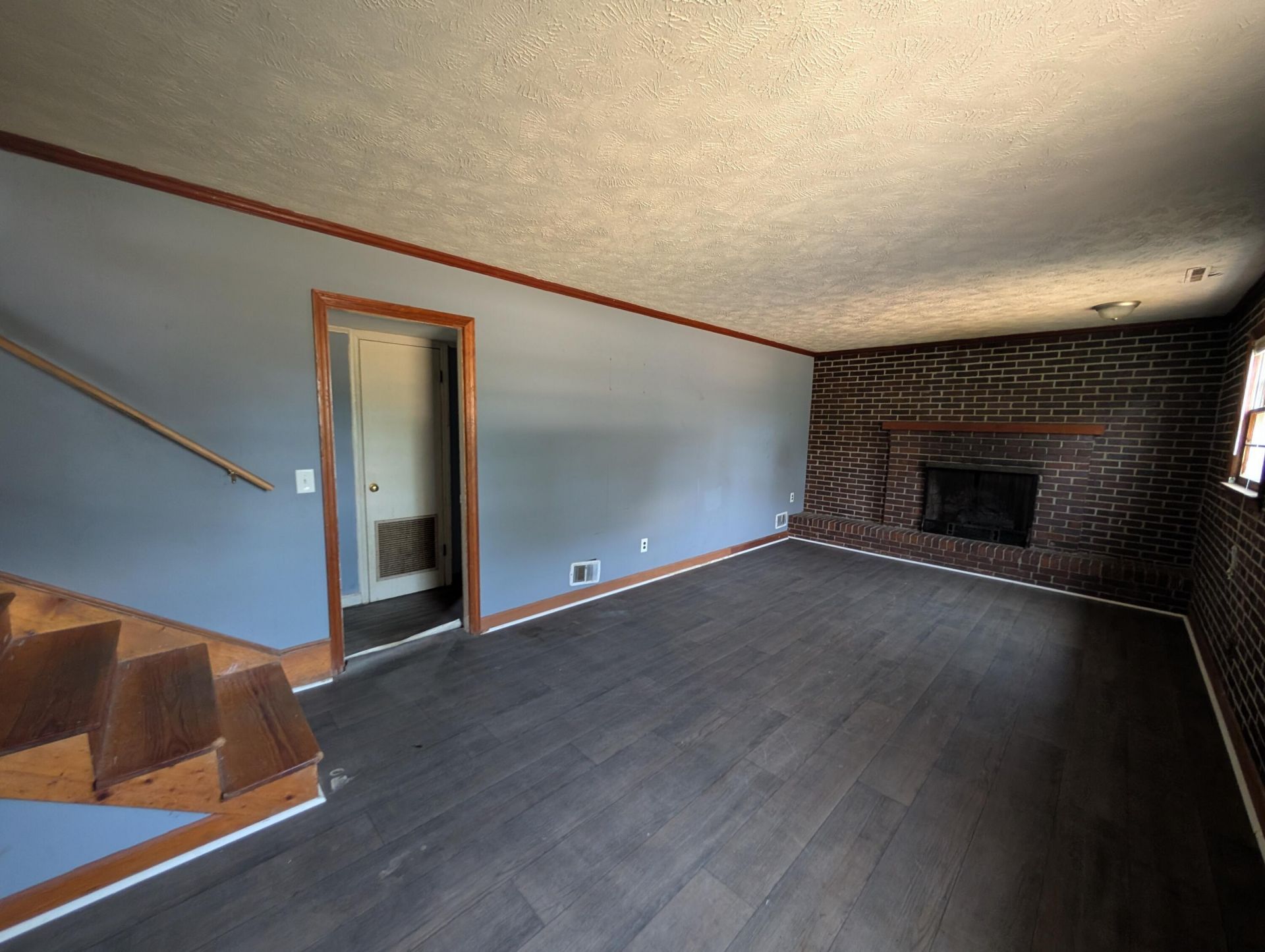 331 E Reaves Avenue Photo 16