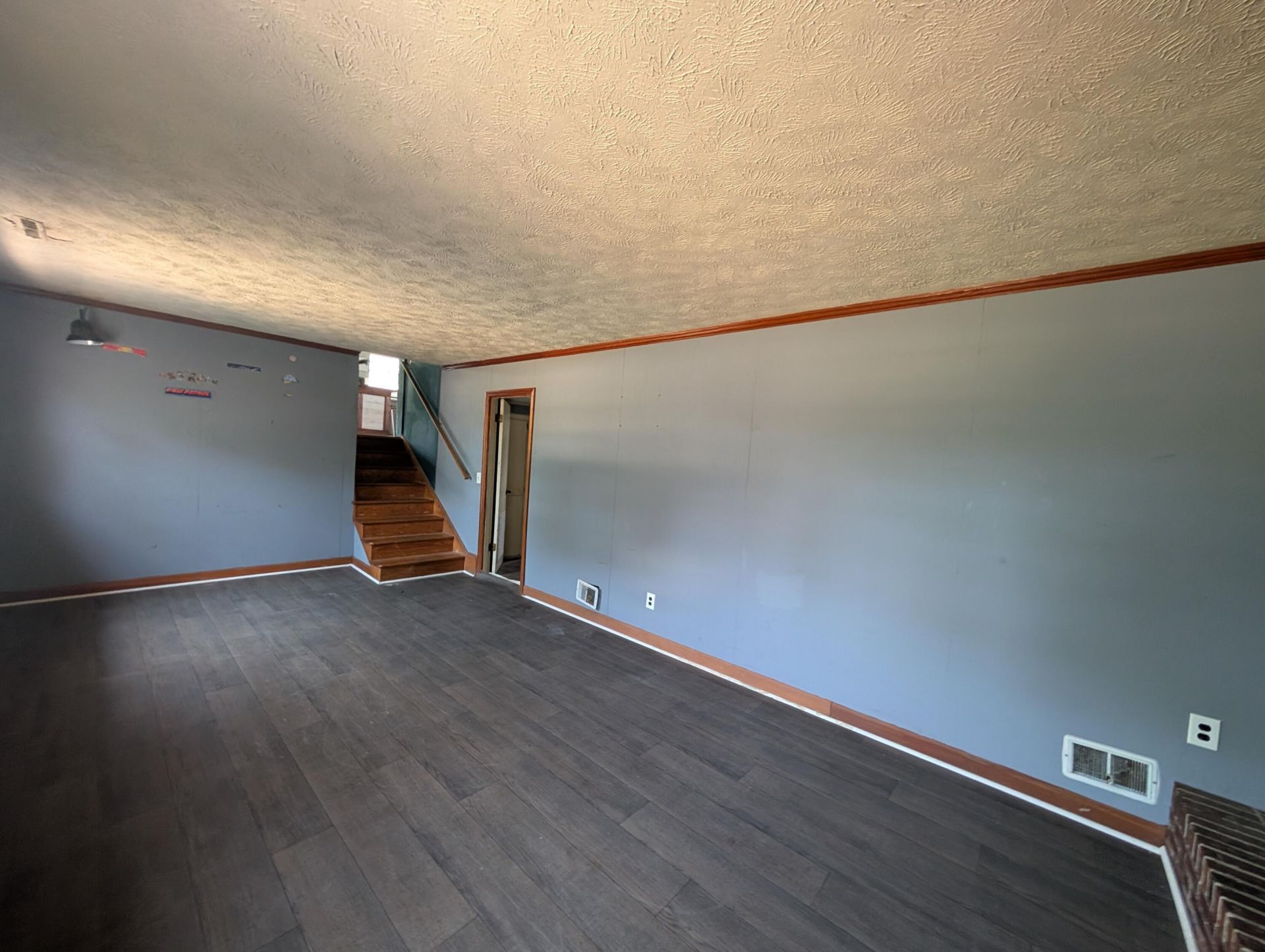 331 E Reaves Avenue Photo 17