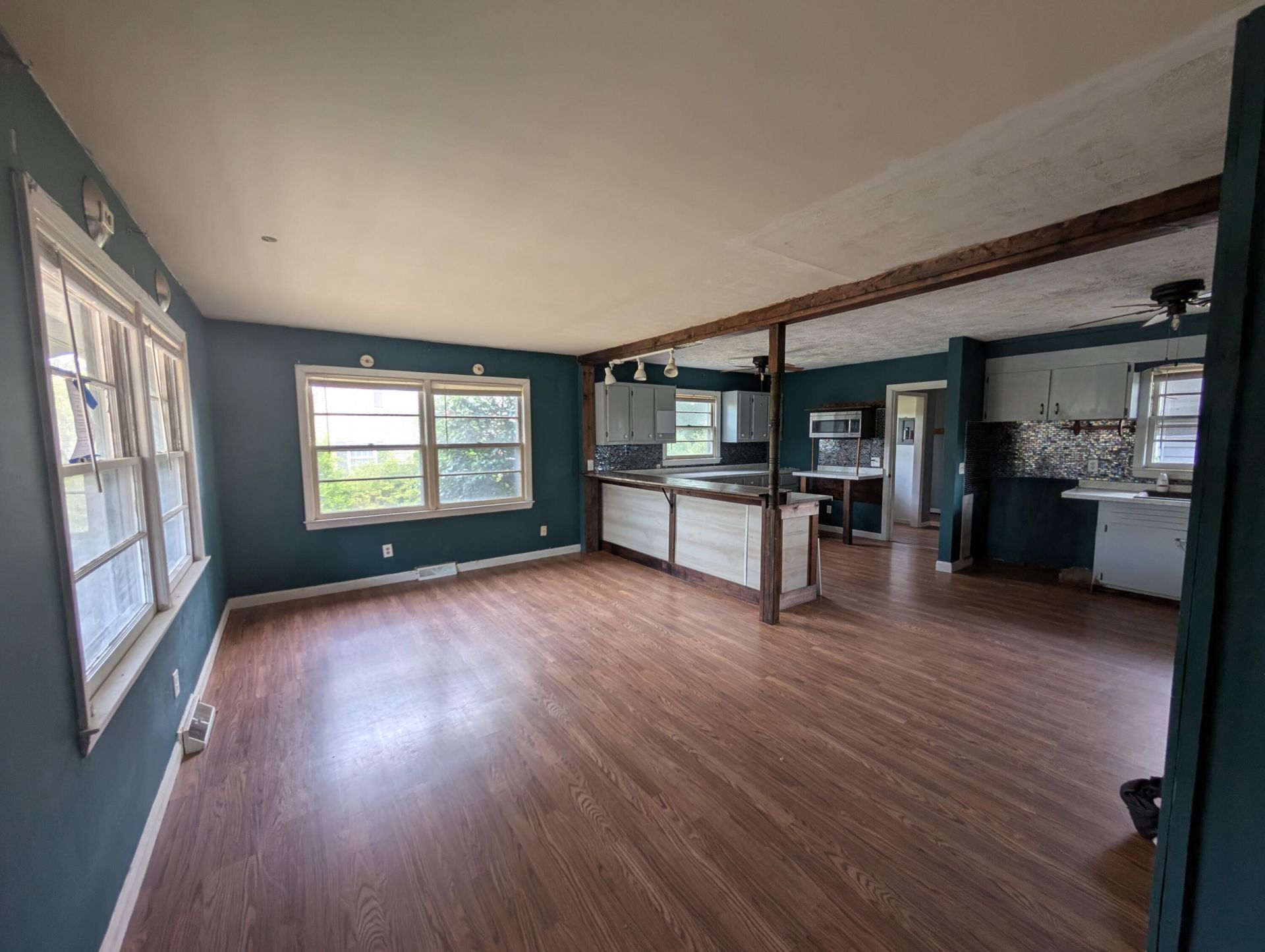 331 E Reaves Avenue Photo 5