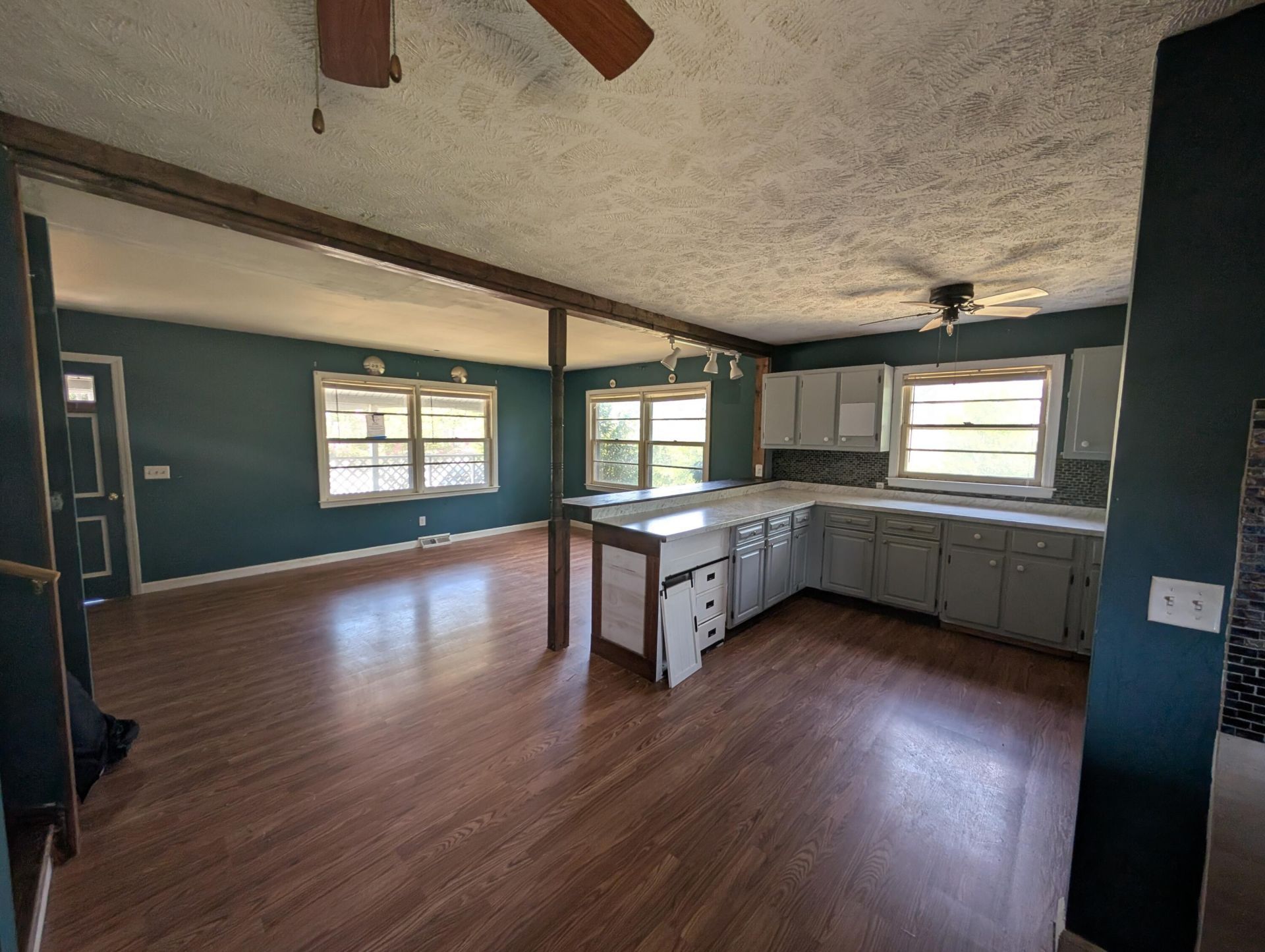 331 E Reaves Avenue Photo 6