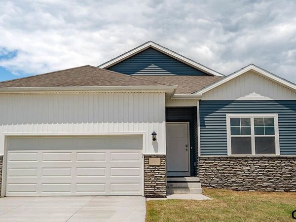 18609 Martin Avenue, Elkhorn, NE 68022