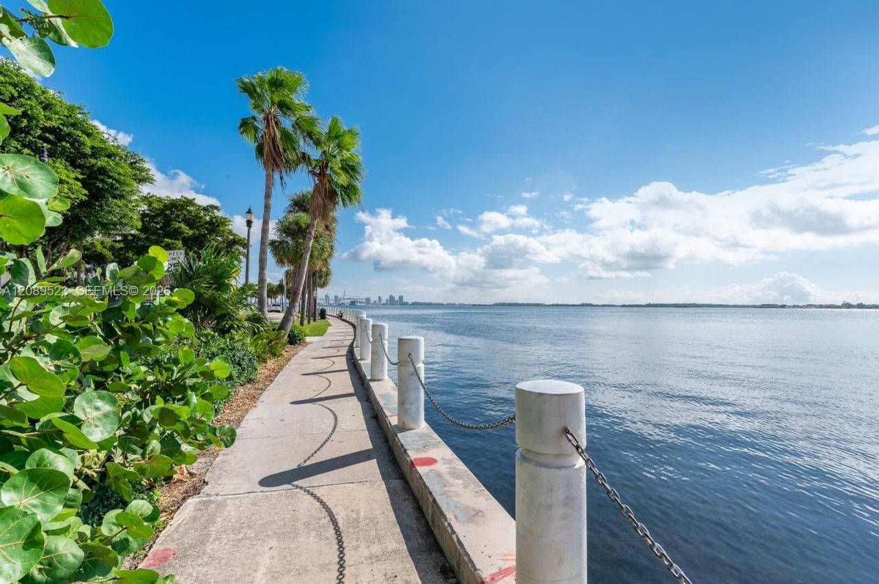 200 SE 15th Rd , Unit PH-A, Miami, FL 33129 Photo