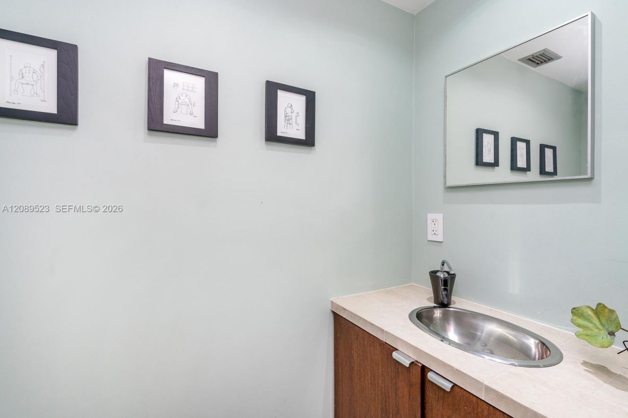 200 SE 15th Rd , Unit PH-A, Miami, FL 33129 Photo