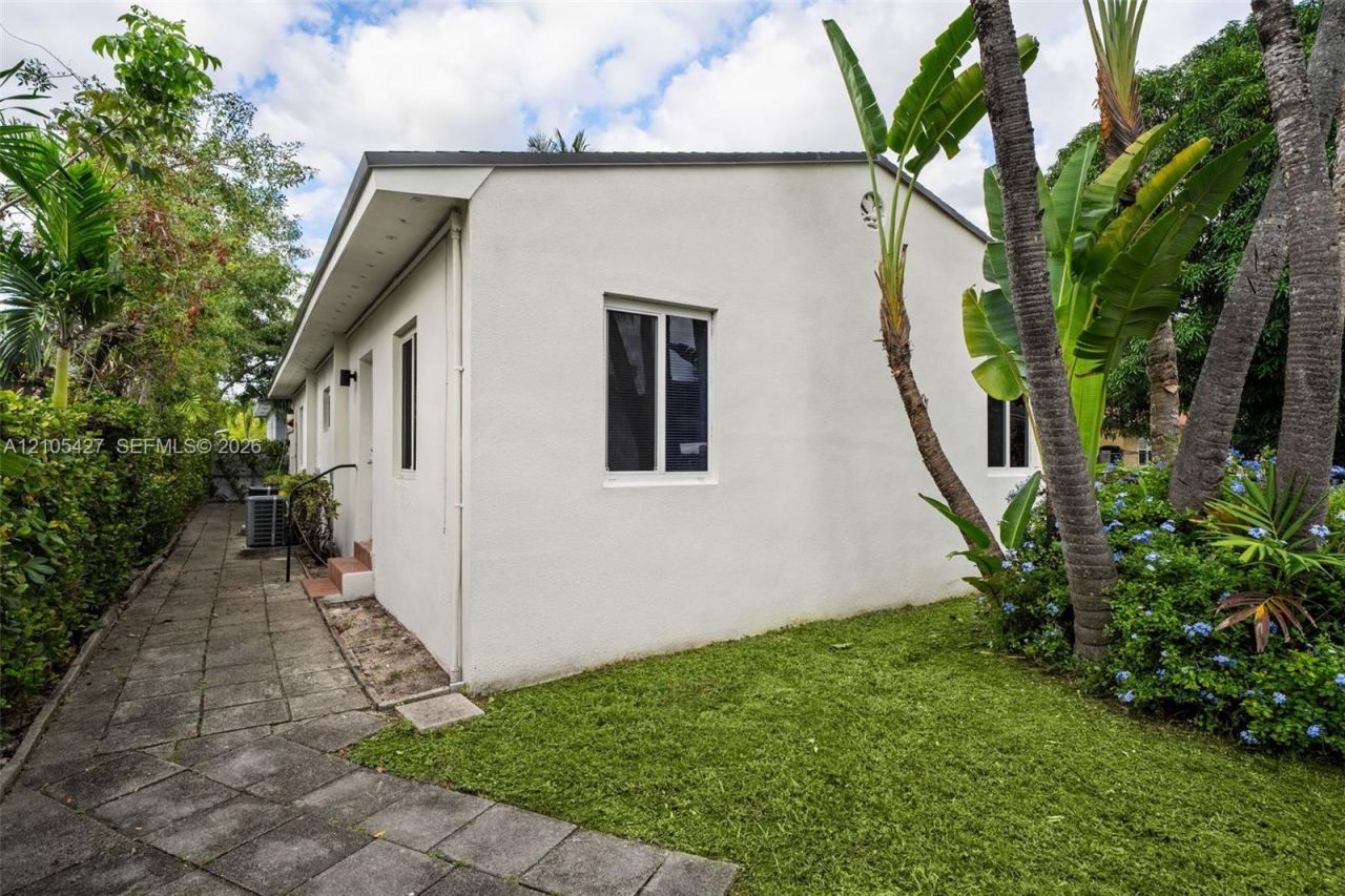 1267 NE 127th St, Unit 1, North Miami, FL 33161 Photo
