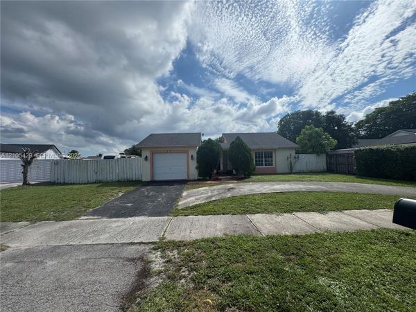 5740 NW 194th Ter , Unit 5740, Hialeah, FL 33015