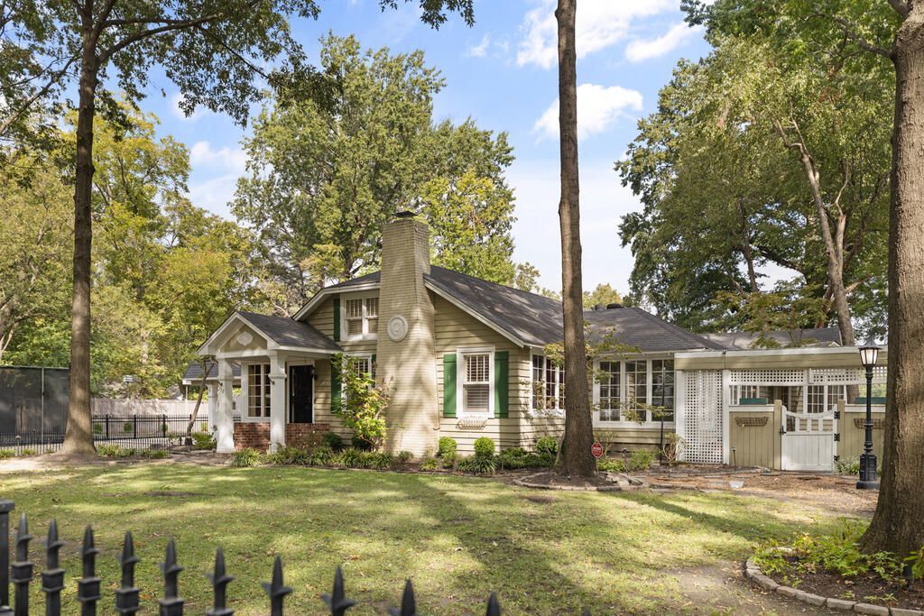 112 Barton Avenue Marion, AR 72364