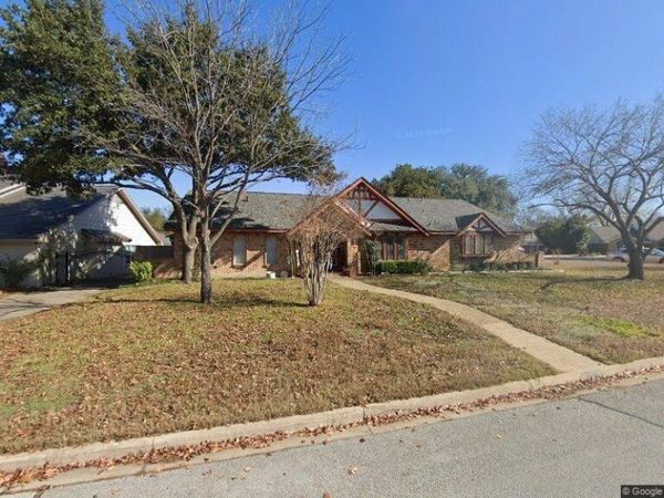 3900 Diamond Loch W, North Richland Hills, TX 76180
