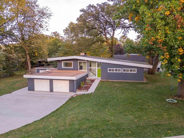 2620 Ashland Avenue, Cedar Falls, IA 50613