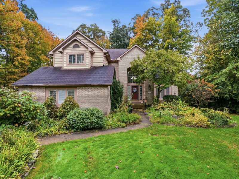1237 Whispering Meadow Court , New Albany, OH 43054 Photo 2