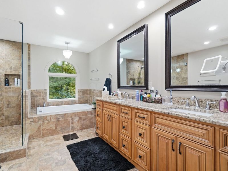 1237 Whispering Meadow Court , New Albany, OH 43054 Photo 6