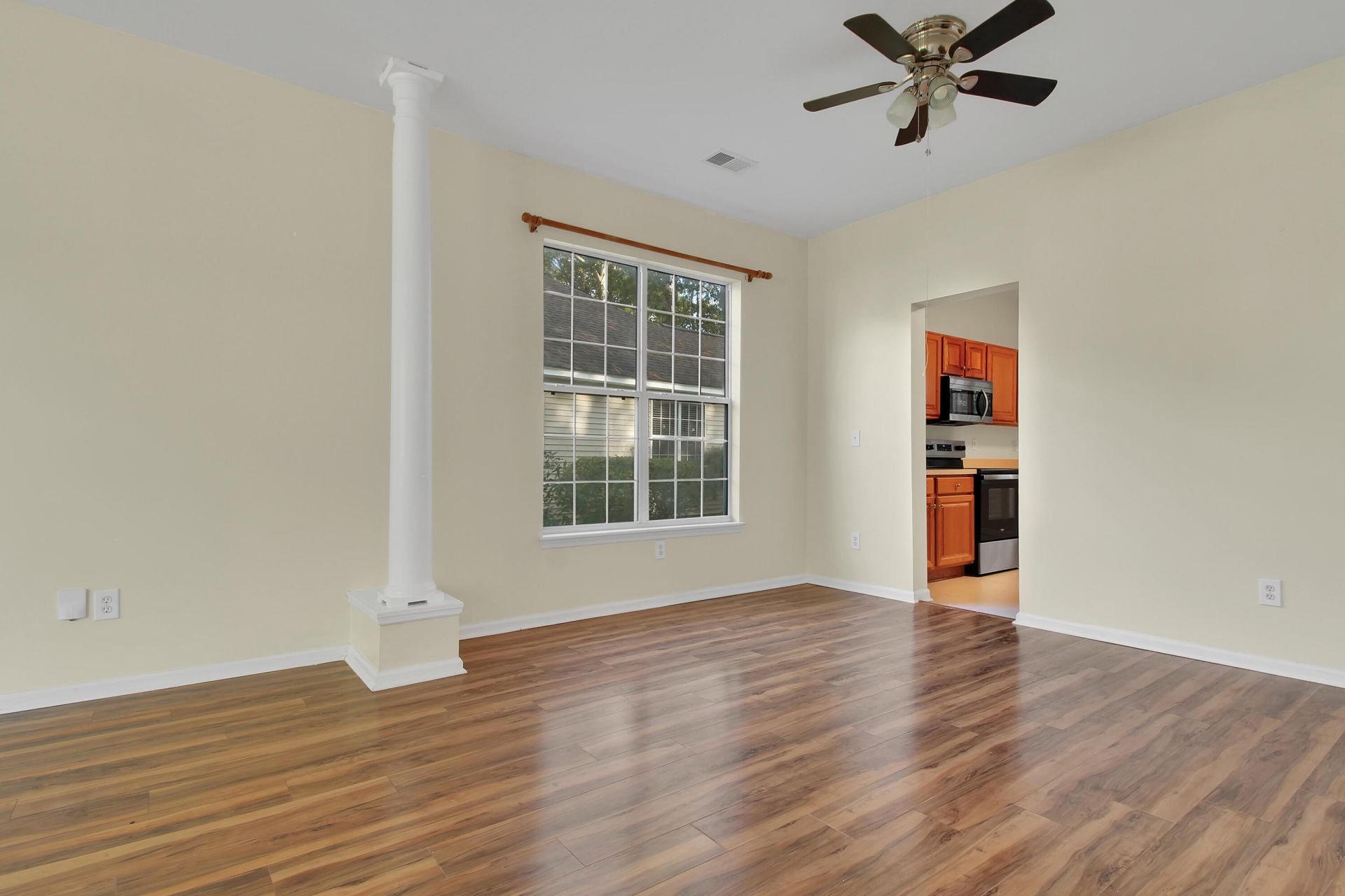 1465 Clarendon Way Photo 14