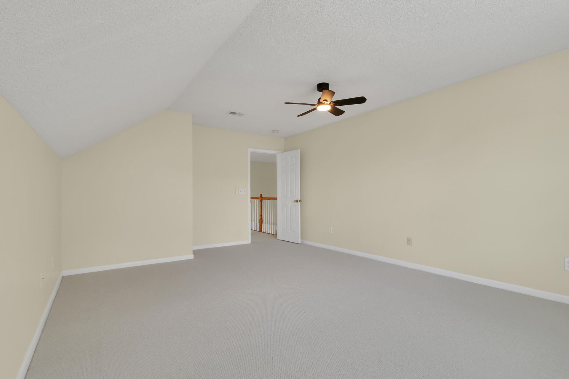 1465 Clarendon Way Photo 34