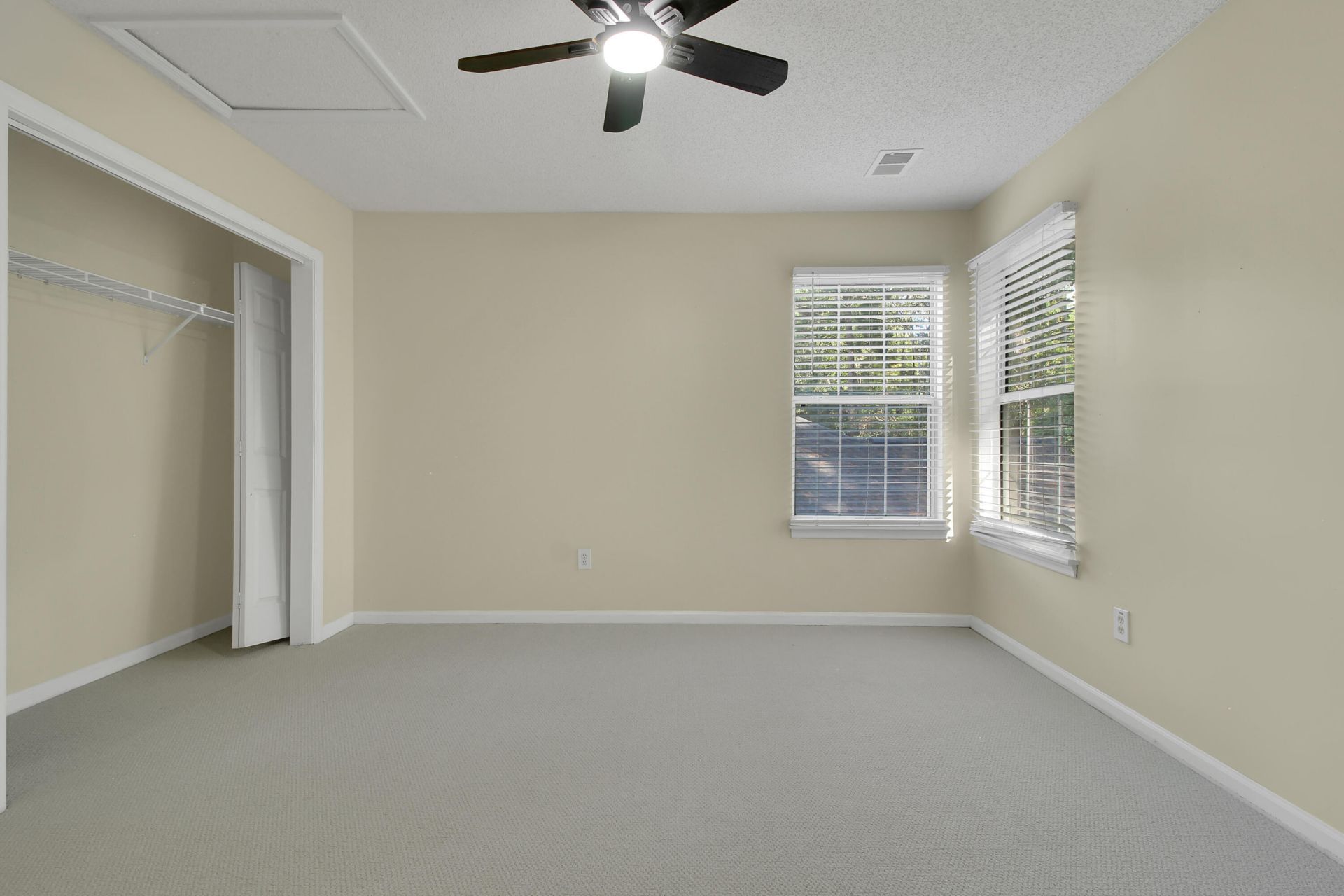 1465 Clarendon Way Photo 37