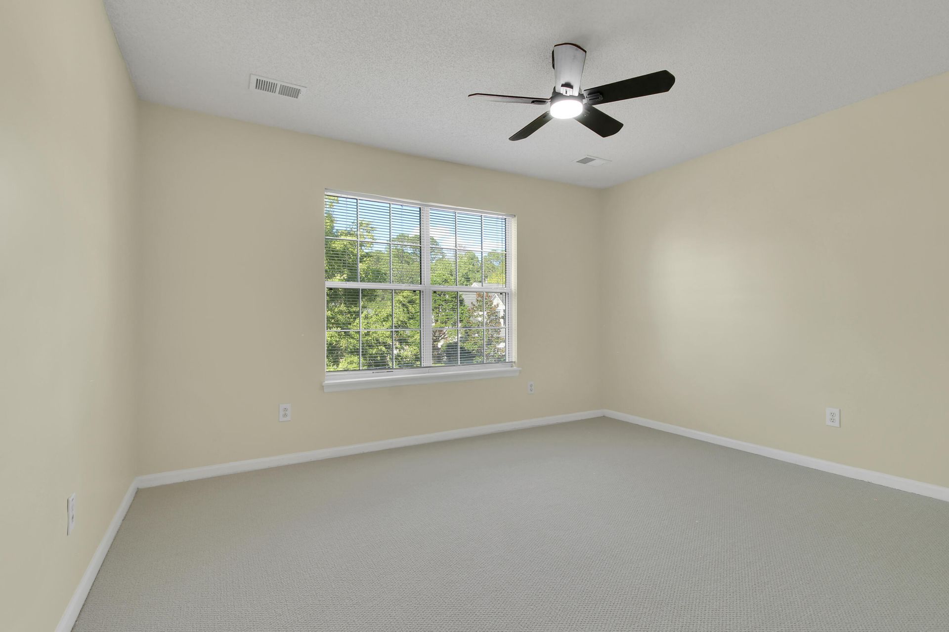 1465 Clarendon Way Photo 39
