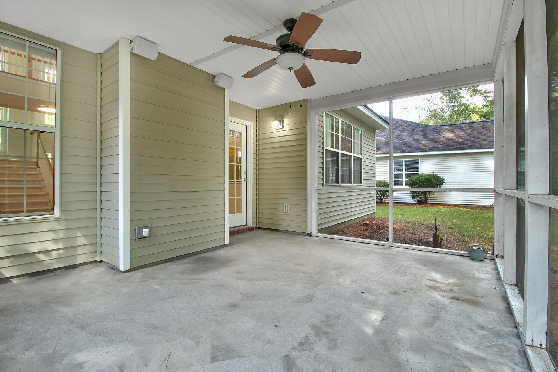 1465 Clarendon Way Photo 43