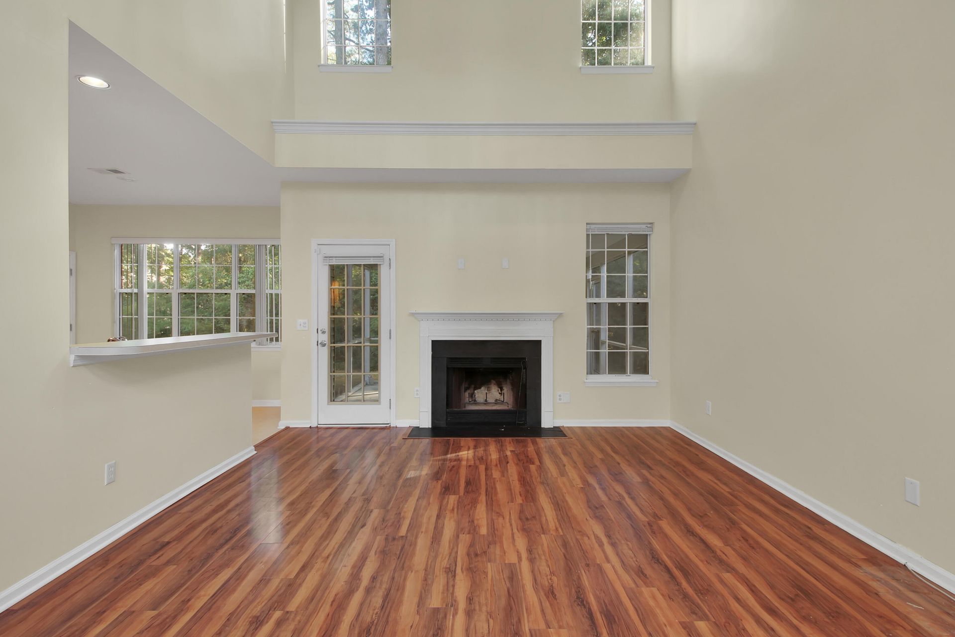 1465 Clarendon Way Photo 9
