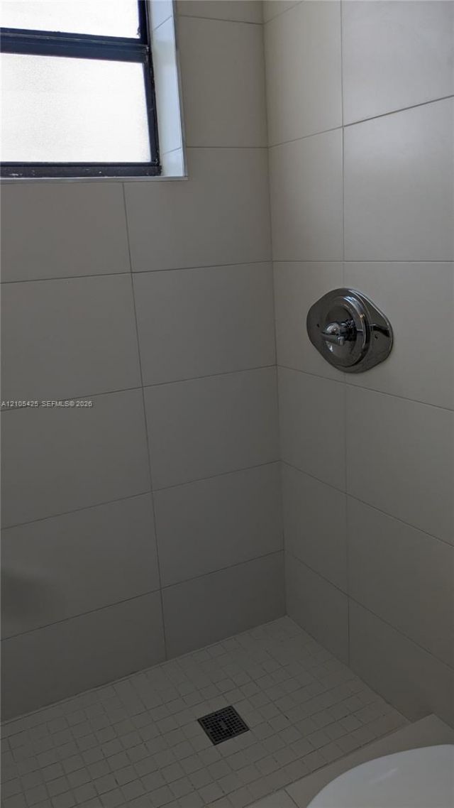 142 SW 18th Ave , Unit 24, Miami, FL 33135 Photo