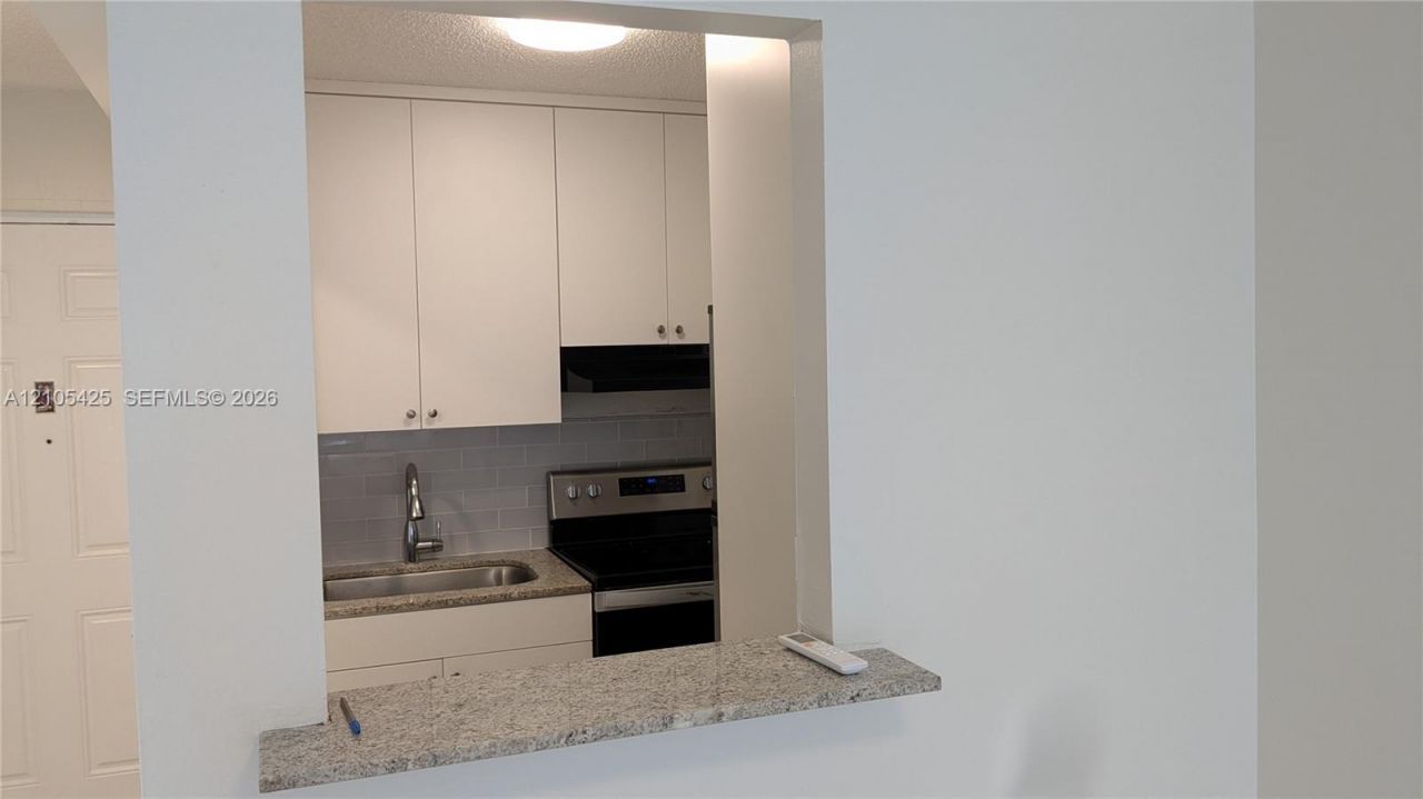 142 SW 18th Ave , Unit 24, Miami, FL 33135 Photo