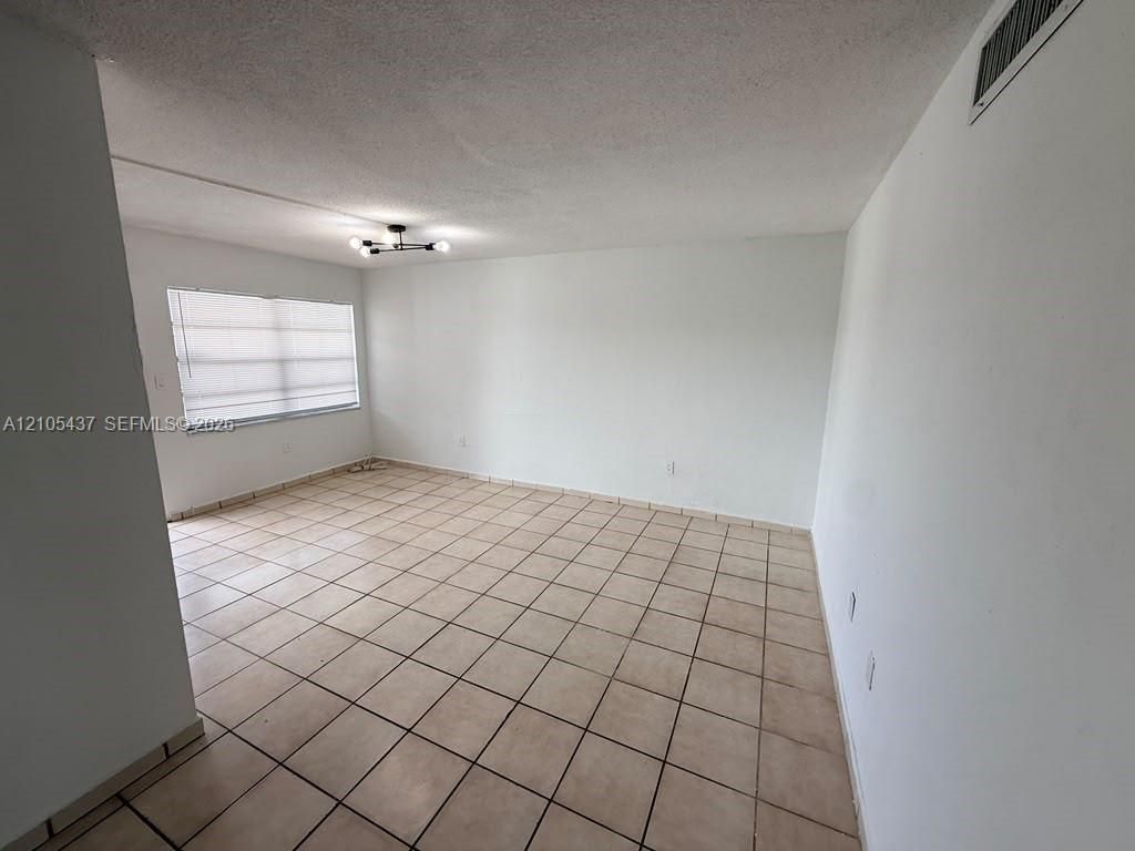 1325 W 68th St , Unit 419, Hialeah, FL 33014 Photo