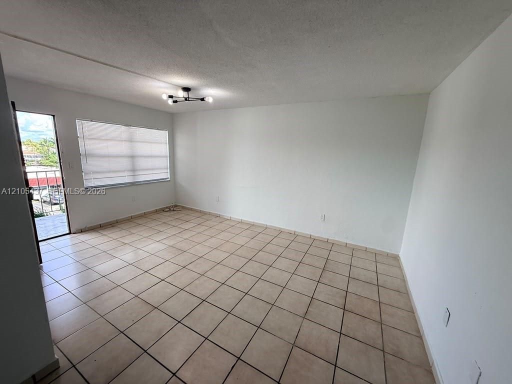 1325 W 68th St , Unit 419, Hialeah, FL 33014 Photo