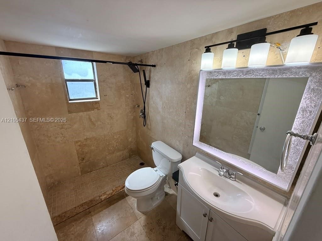 1325 W 68th St , Unit 419, Hialeah, FL 33014 Photo