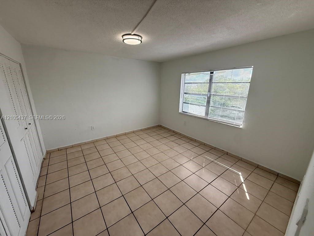 1325 W 68th St , Unit 419, Hialeah, FL 33014 Photo