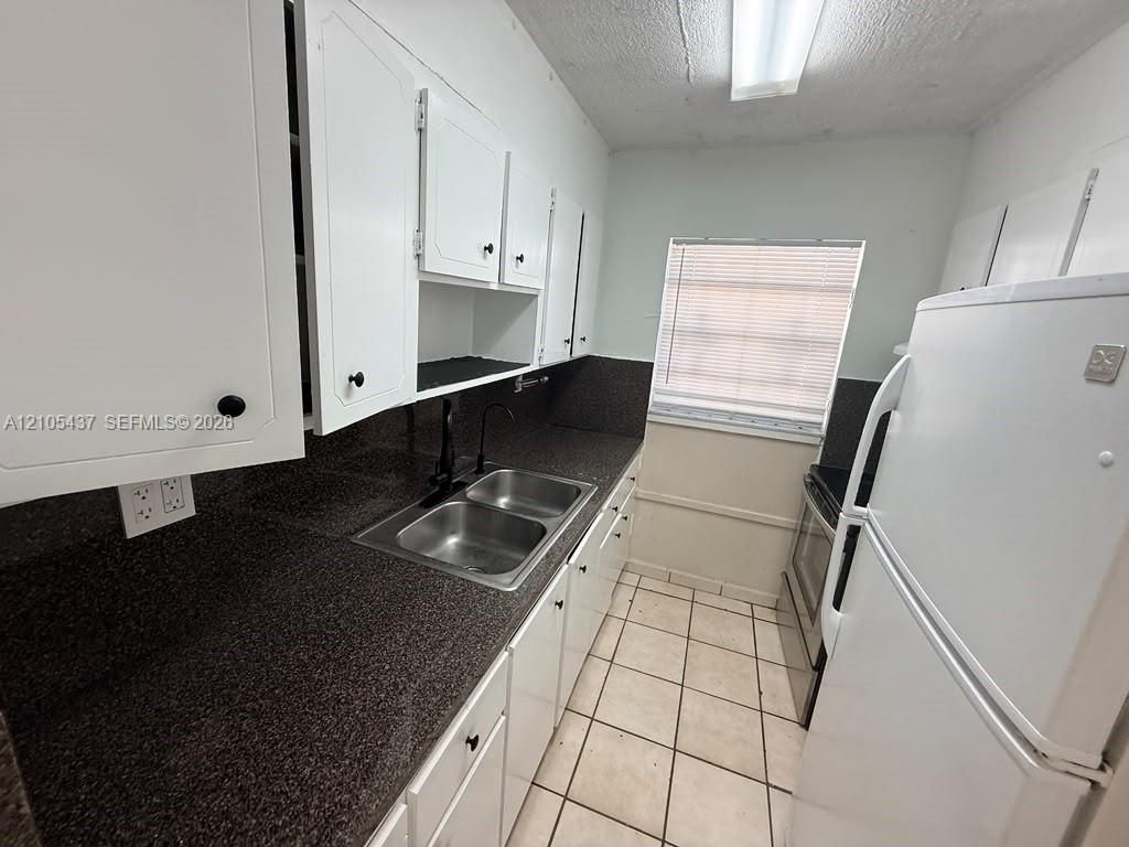 1325 W 68th St , Unit 419, Hialeah, FL 33014 Photo