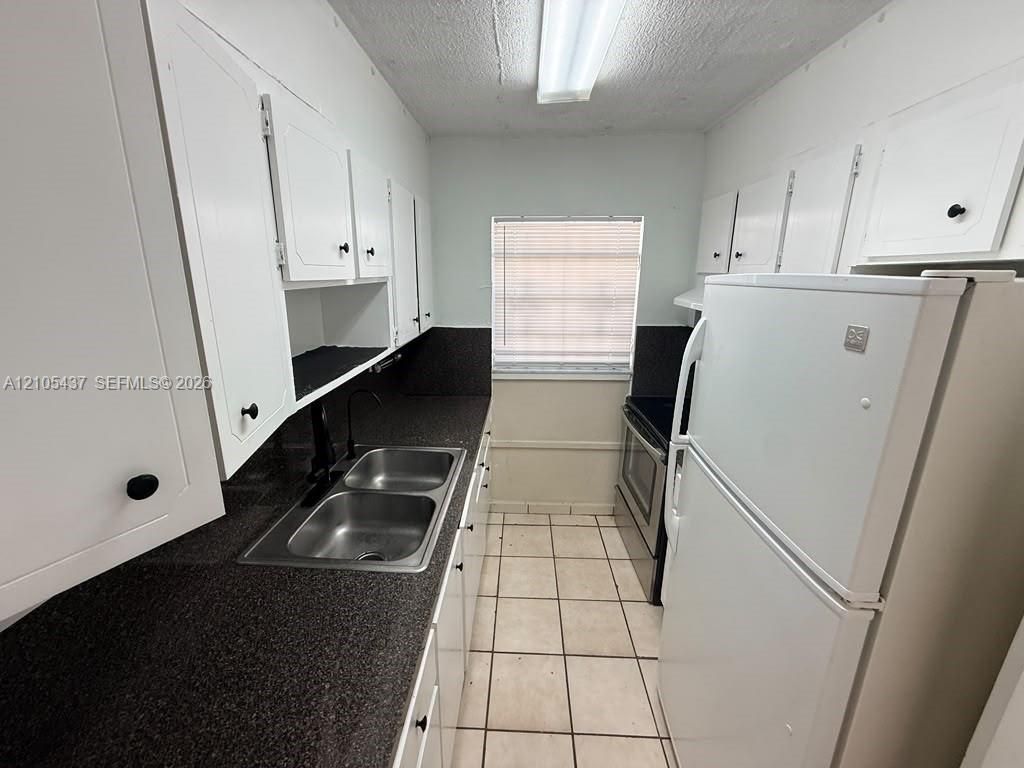 1325 W 68th St , Unit 419, Hialeah, FL 33014 Photo