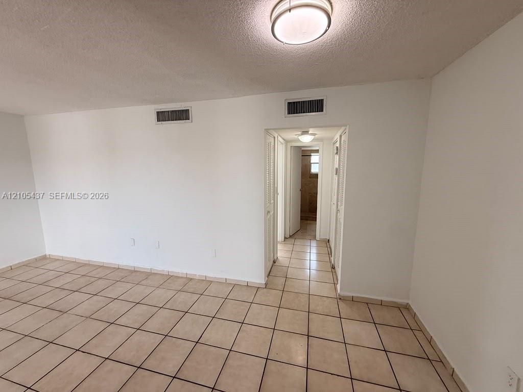 1325 W 68th St , Unit 419, Hialeah, FL 33014 Photo
