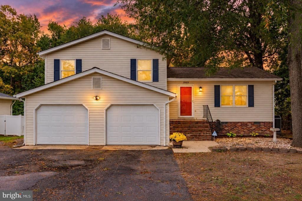 3909 Glazebrook Drive, Fredericksburg, VA 22407 Main Photo