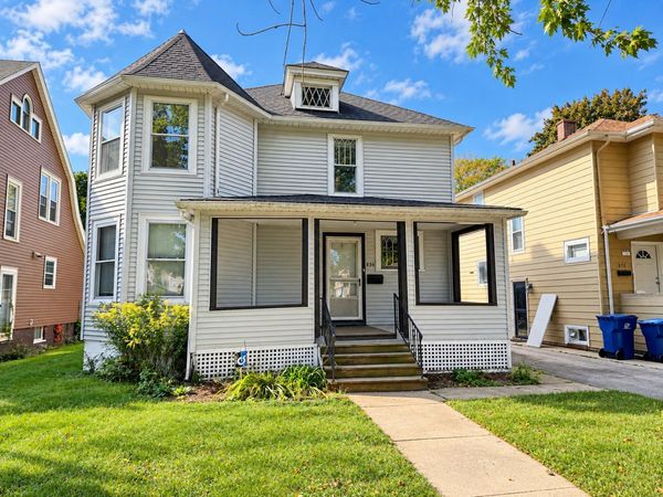 838 Hickory Street , Waukegan, IL 60085
