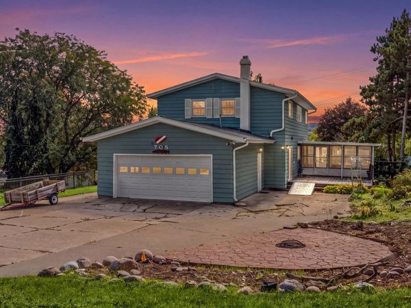 705 S 2nd Street, La Crescent, MN 55947