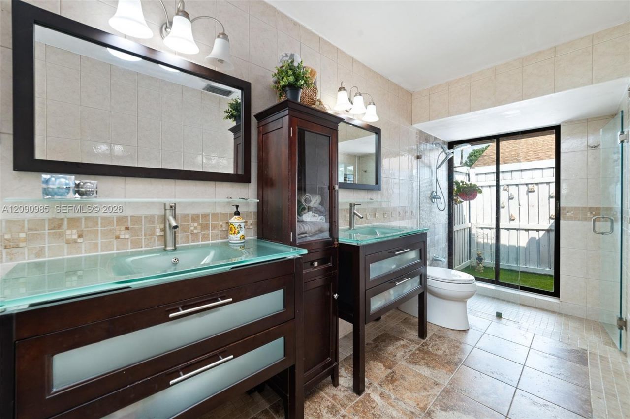1250 NW 76th Ave, Plantation, FL 33322 Photo