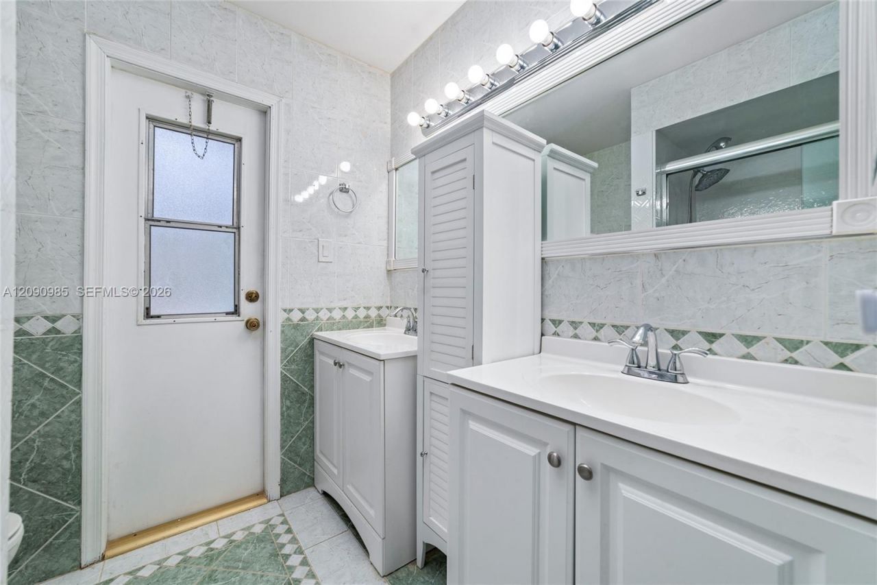 1250 NW 76th Ave, Plantation, FL 33322 Photo