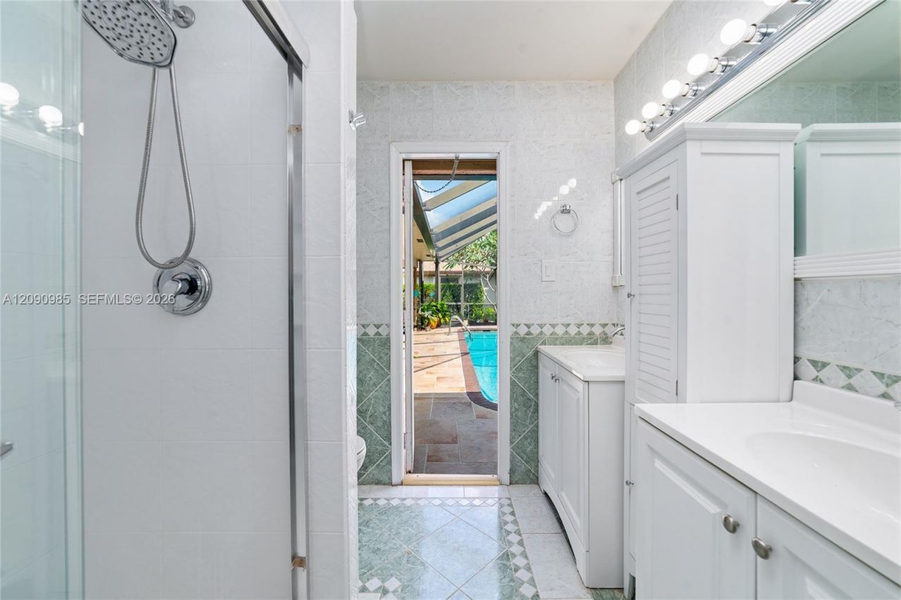 1250 NW 76th Ave, Plantation, FL 33322 Photo