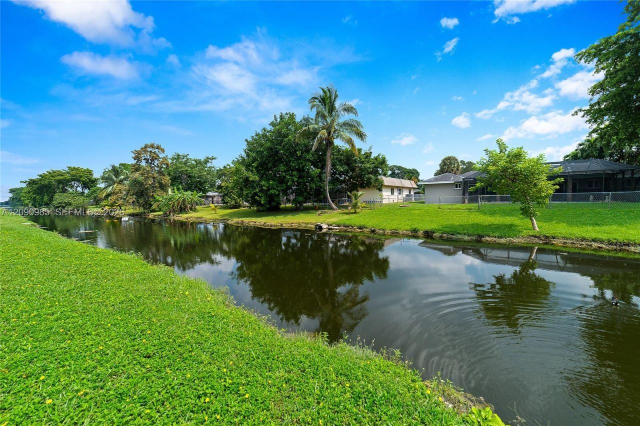 1250 NW 76th Ave, Plantation, FL 33322 Photo
