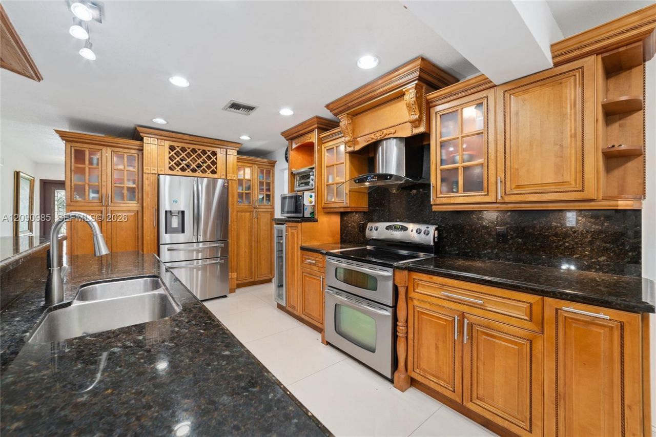 1250 NW 76th Ave, Plantation, FL 33322 Photo