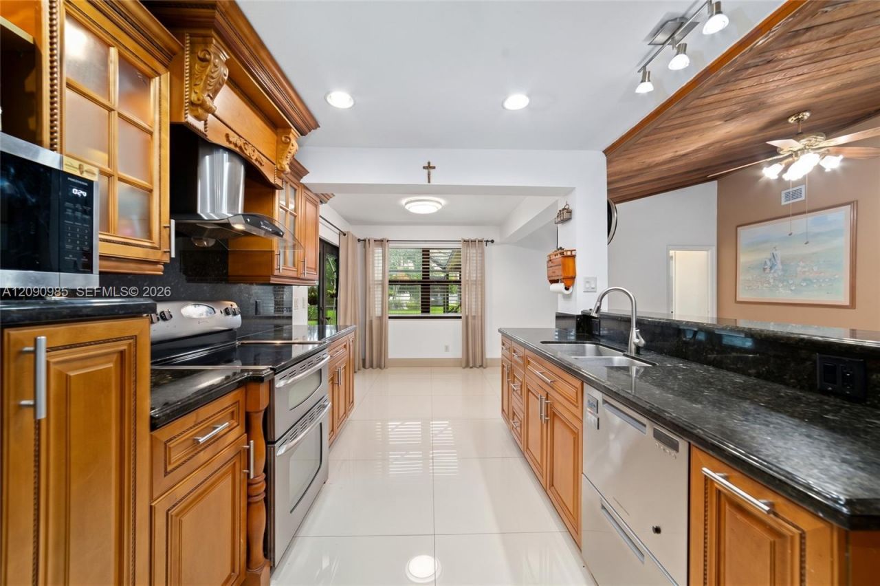 1250 NW 76th Ave, Plantation, FL 33322 Photo