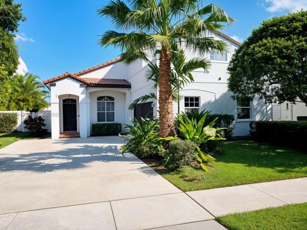 17415 NW 10th St , Pembroke Pines, FL 33029